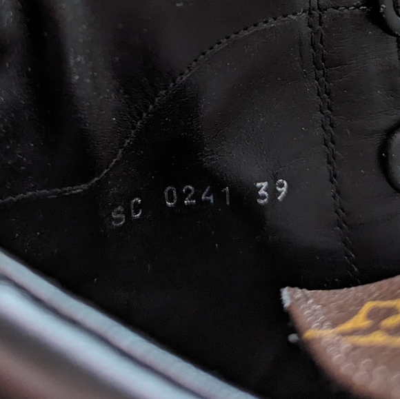 LOUIS VUITTON Suede Calfskin Monogram Laureate Platform Desert Boots - Picture 7 of 7